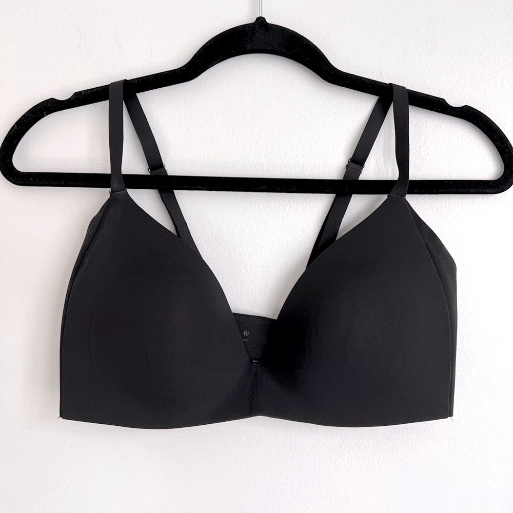 lululemon athletica Black Wireless Everyday Bra